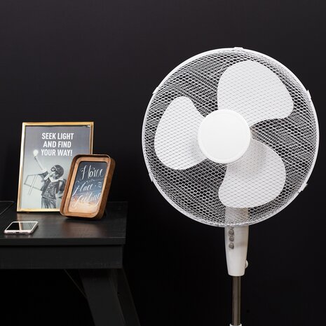 Tristar VE-5893 Statiefventilator wit nachtkastje